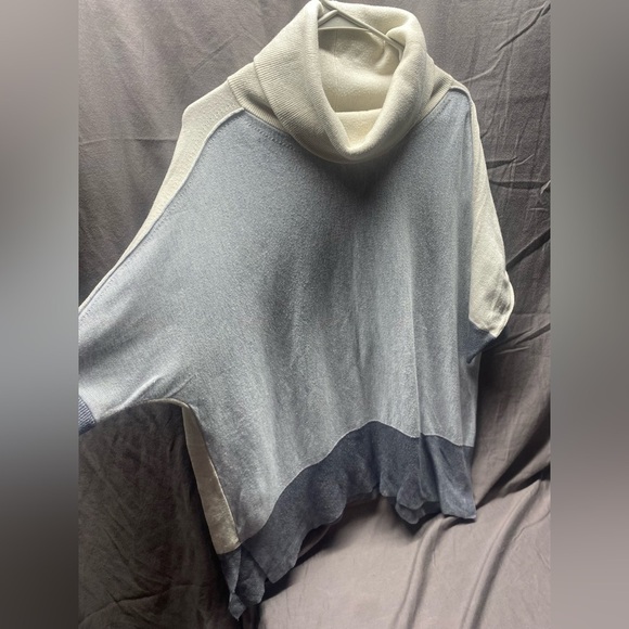 White House Black Market Gray and Cream Sweater - wool blend - Picture 4 of 7